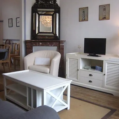 Сasa de vacaciones Spacious Holiday In France With Sea View *